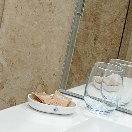 Πανσιόν Roma 4*