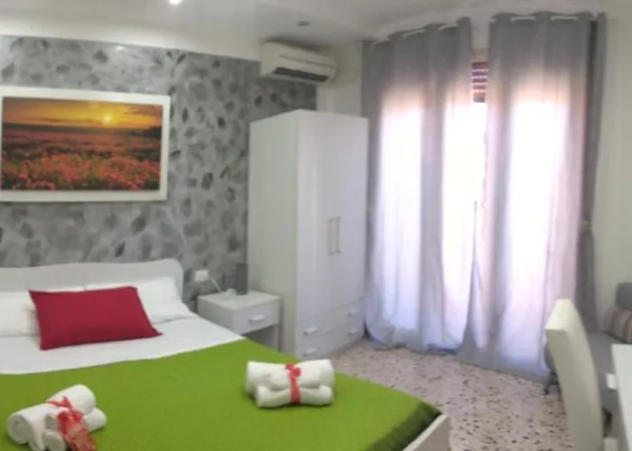 בית הארחה Roma 4*